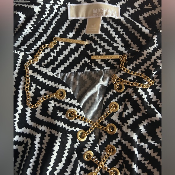 MK Geometric Print Dress Lace Up Gold Chain - Picture 2 of 6